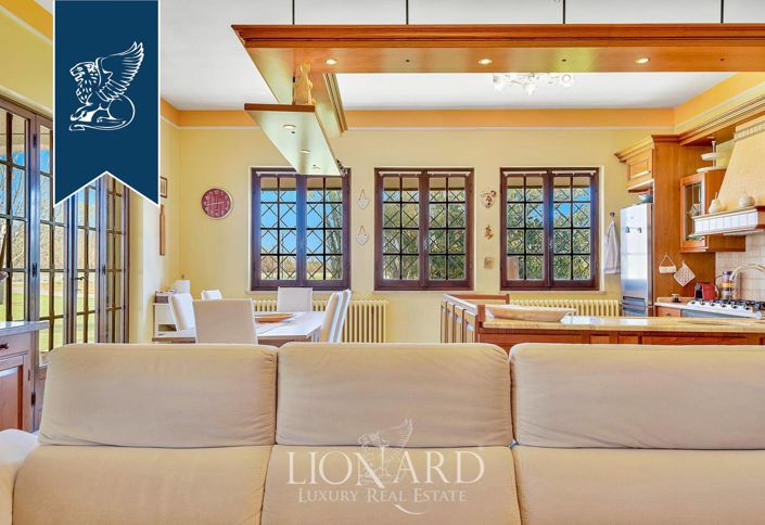 Image No.12-5 Bed Villa for sale