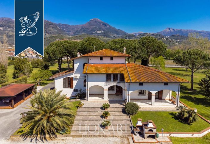 Image No.2-5 Bed Villa for sale