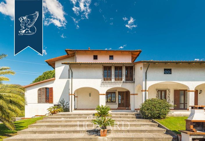 Image No.8-5 Bed Villa for sale