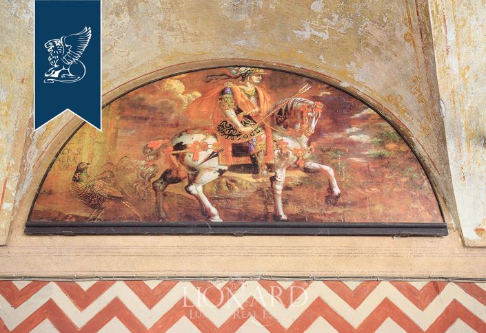 Image No.18-8 Bed Property for sale