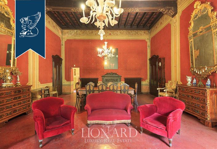 Image No.32-8 Bed Property for sale