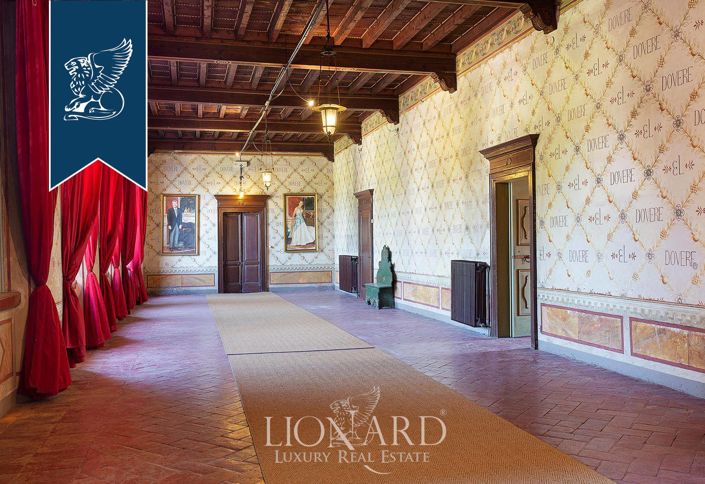 Image No.38-8 Bed Property for sale