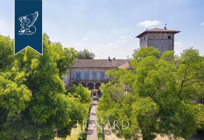 Image No.7-8 Bed Property for sale