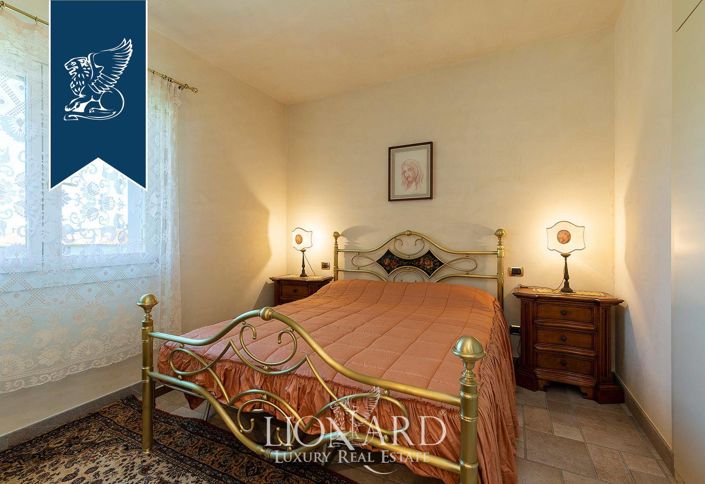 Image No.36-5 Bed Villa for sale