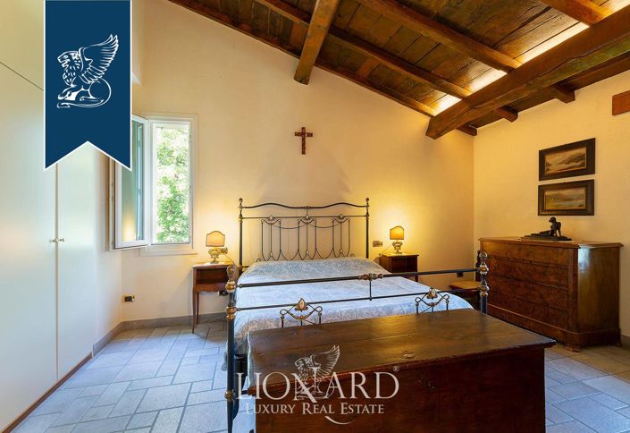 Image No.40-5 Bed Villa for sale