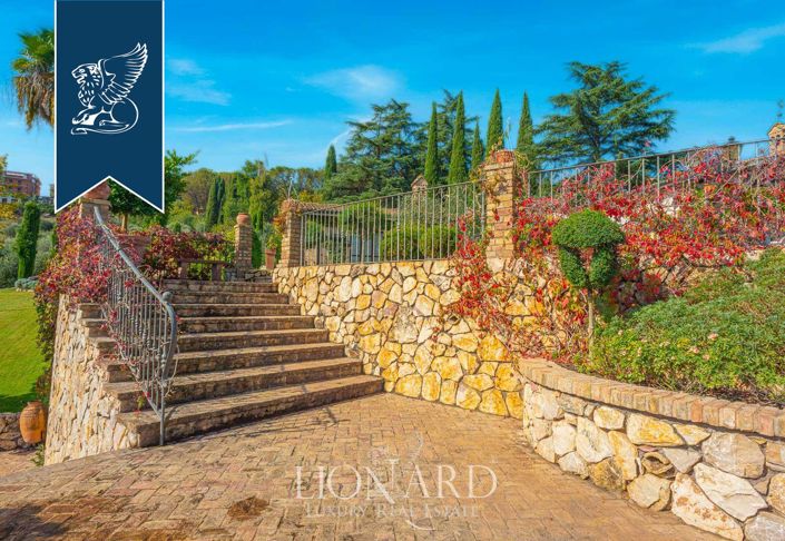 Image No.17-9 Bed Villa for sale