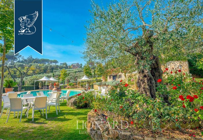 Image No.4-9 Bed Villa for sale