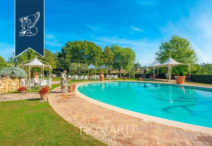 Image No.7-9 Bed Villa for sale