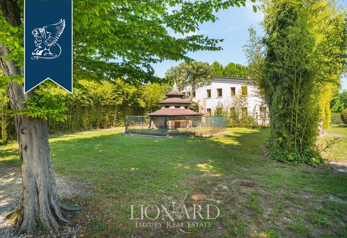 Image No.16-15 Bed Villa for sale