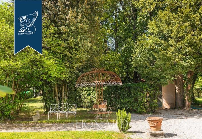 Image No.18-15 Bed Villa for sale