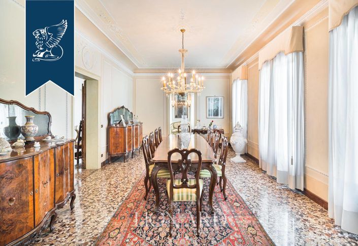 Image No.27-15 Bed Villa for sale