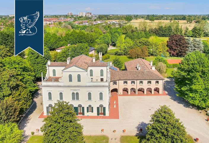 Image No.3-15 Bed Villa for sale