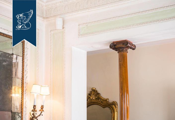 Image No.33-15 Bed Villa for sale