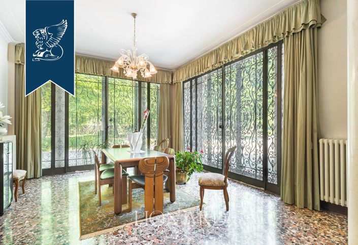 Image No.43-15 Bed Villa for sale