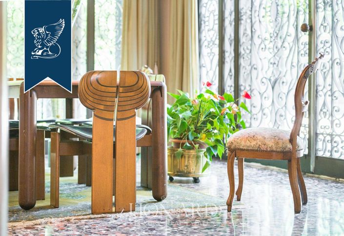 Image No.45-15 Bed Villa for sale