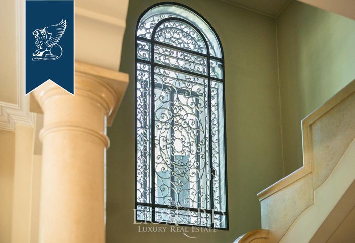 Image No.51-15 Bed Villa for sale