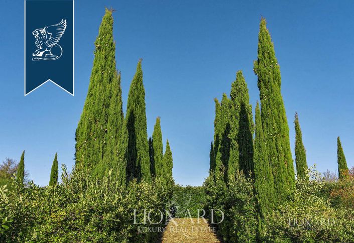 Image No.20-8 Bed Villa for sale