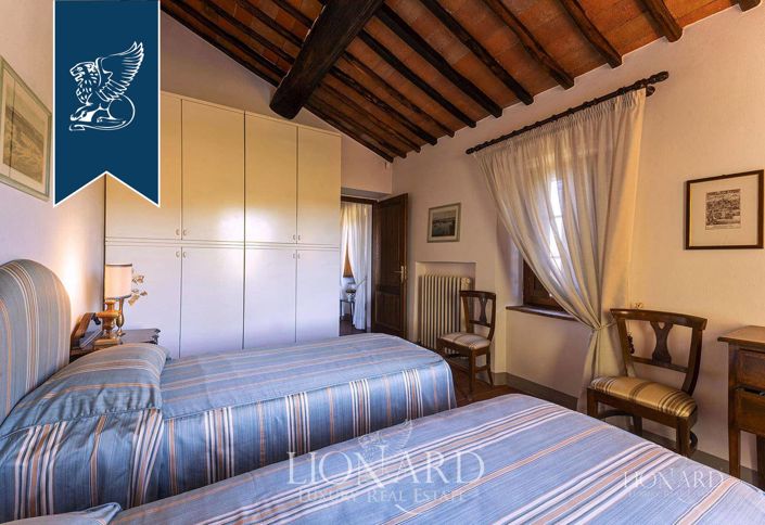 Image No.54-8 Bed Villa for sale