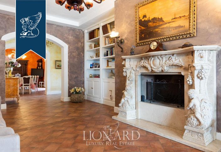 Image No.12-7 Bed Villa for sale