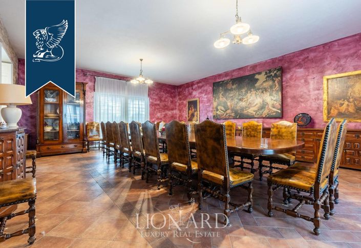 Image No.8-7 Bed Villa for sale