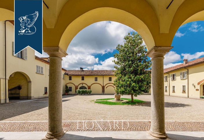 Image No.11-10 Bed Farmhouse for sale