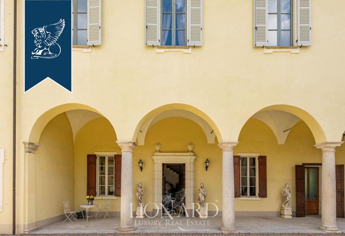 Image No.12-10 Bed Farmhouse for sale