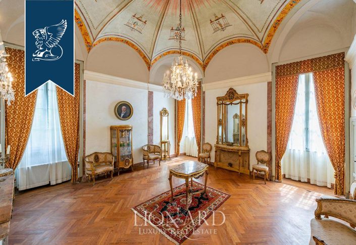 Image No.26-10 Bed Farmhouse for sale