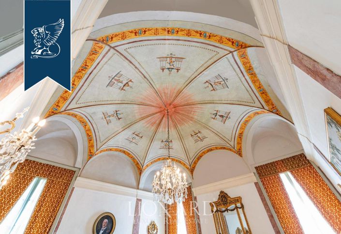 Image No.28-10 Bed Farmhouse for sale