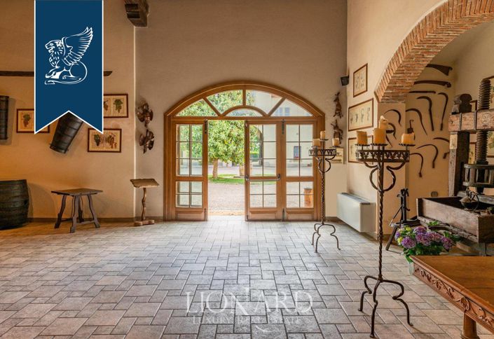 Image No.47-10 Bed Farmhouse for sale