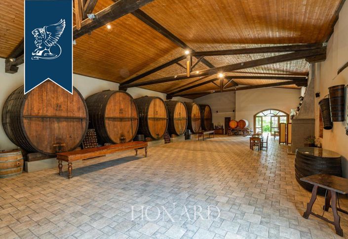 Image No.49-10 Bed Farmhouse for sale