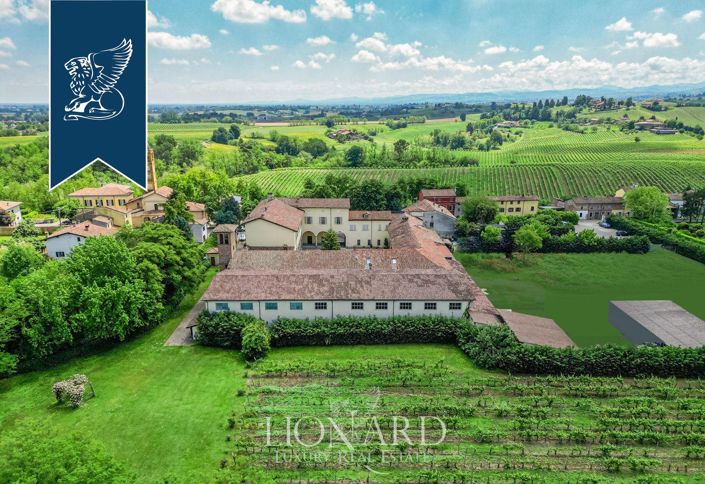 Image No.59-10 Bed Farmhouse for sale