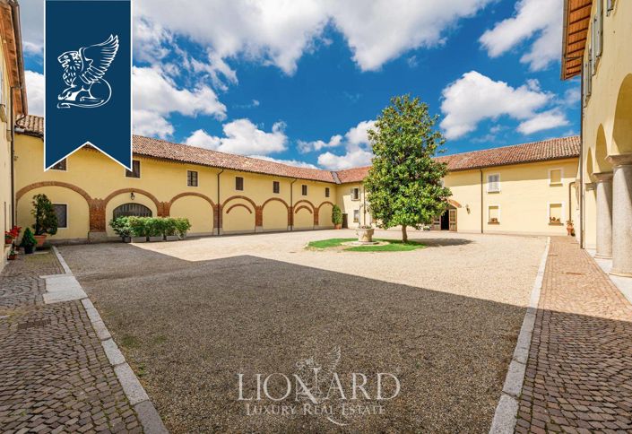 Image No.9-10 Bed Farmhouse for sale