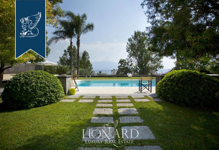 Image No.10-4 Bed Villa for sale