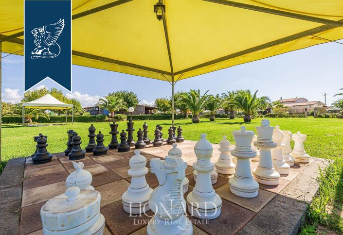 Image No.11-30 Bed Farmhouse for sale