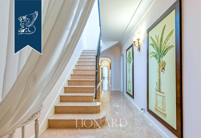 Image No.19-7 Bed Villa for sale