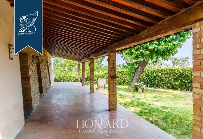 Image No.20-6 Bed Country House for sale