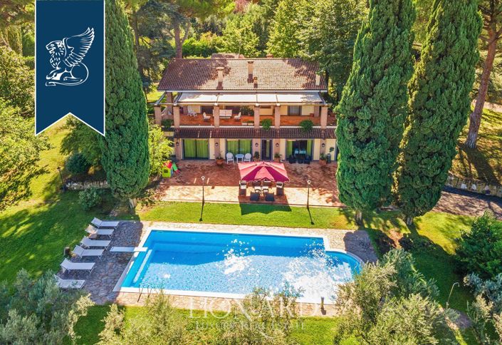 Image No.10-5 Bed Villa for sale