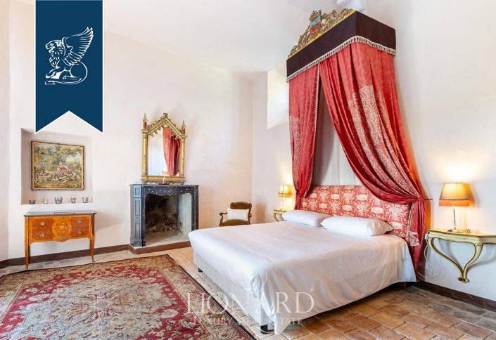 Image No.31-27 Bed Property for sale