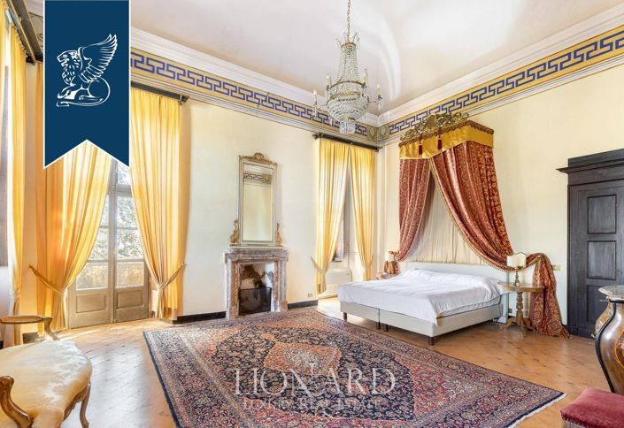 Image No.38-27 Bed Property for sale