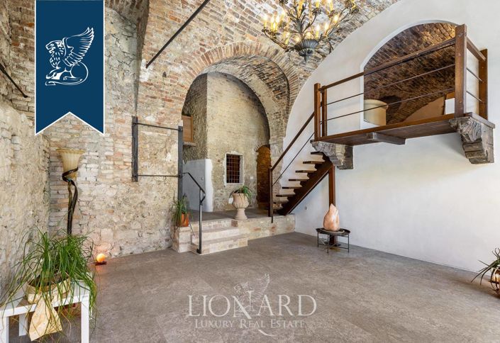 Image No.45-27 Bed Property for sale