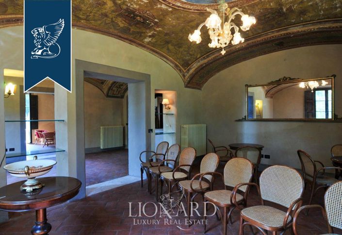 Image No.15-11 Bed Villa for sale