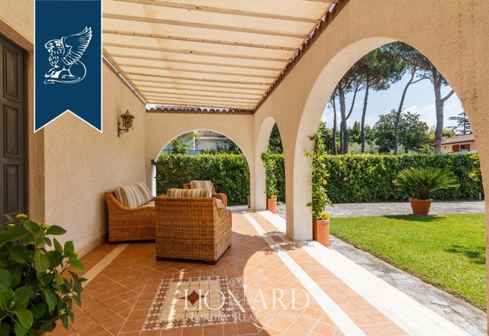 Image No.10-5 Bed Villa for sale