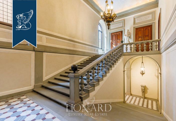 Image No.13-32 Bed Property for sale