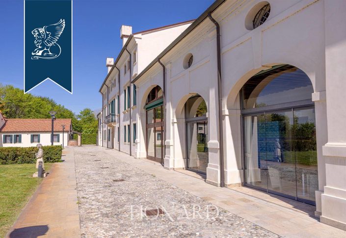 Image No.21-Villa for sale