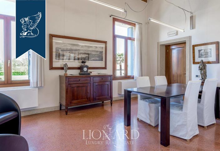 Image No.40-Villa for sale