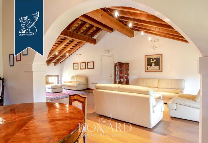 Image No.42-Villa for sale