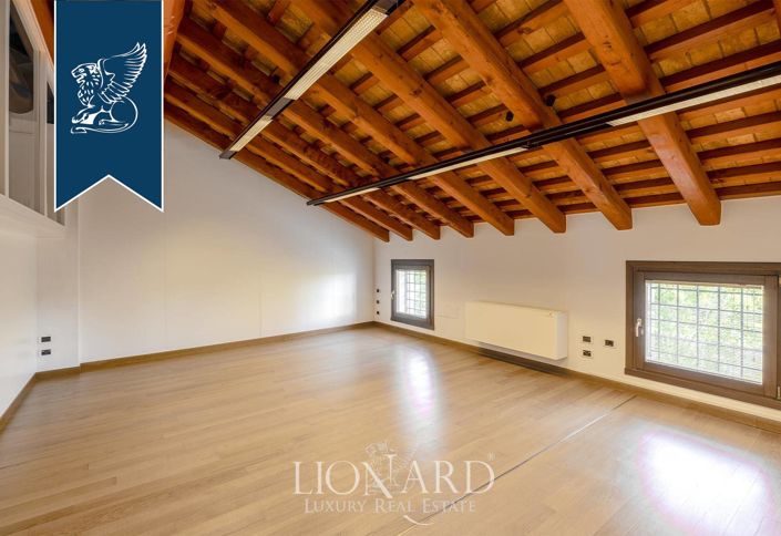 Image No.49-Villa for sale