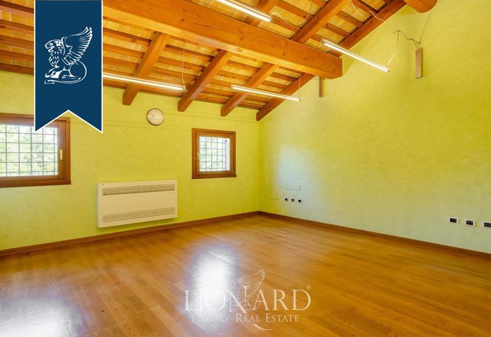 Image No.55-Villa for sale