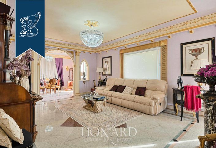 Image No.10-9 Bed Villa for sale