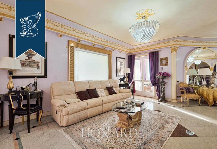 Image No.11-9 Bed Villa for sale